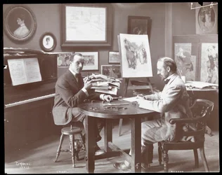 Michel Jacobs e Benson jogando dominó, 1907 (impressão de gelatina de prata)